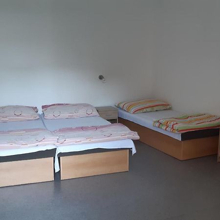 Štúrovo Apartman Fortuna מראה חיצוני תמונה
