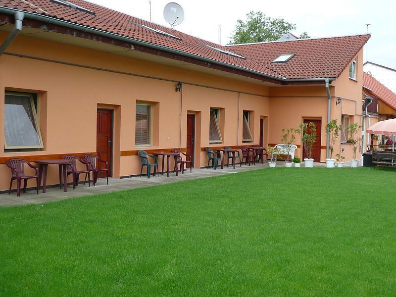 Štúrovo Apartman Fortuna מראה חיצוני תמונה